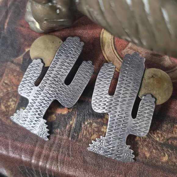 Sterling Silver Cactus Pierced Earrings - Picture 10 of 11